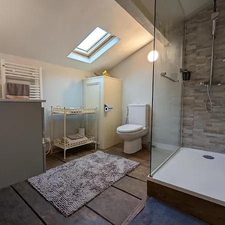 Cosy A Avec Jardin, Proche Confolens Et Services Inclus - Fr-1-653-84