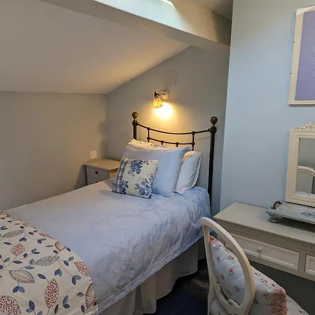 Cosy A Avec Jardin, Proche Confolens Et Services Inclus - Fr-1-653-84 *