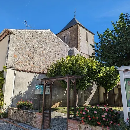 Cosy A Avec Jardin, Proche Confolens Et Services Inclus - Fr-1-653-84 Feriehus Abzac (Charente)