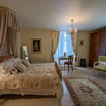 Cosy A Avec Jardin, Proche Confolens Et Services Inclus - Fr-1-653-84 *