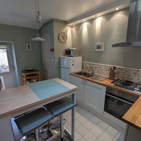 Cosy A Avec Jardin, Proche Confolens Et Services Inclus - Fr-1-653-84