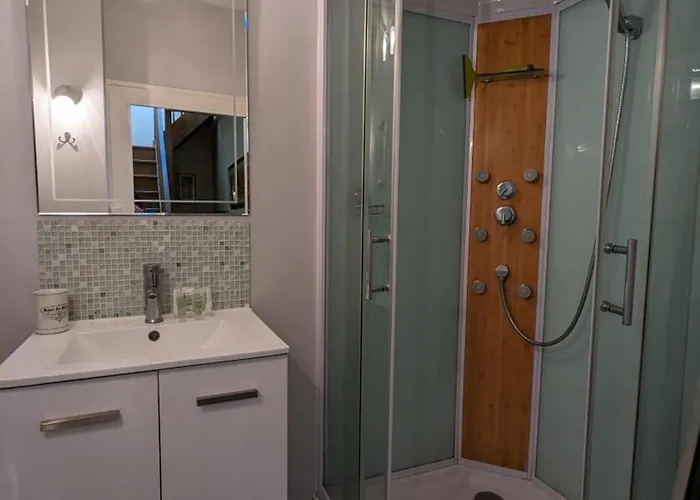 Сasa de vacaciones Cosy A Avec Jardin, Proche Confolens Et Services Inclus - Fr-1-653-84