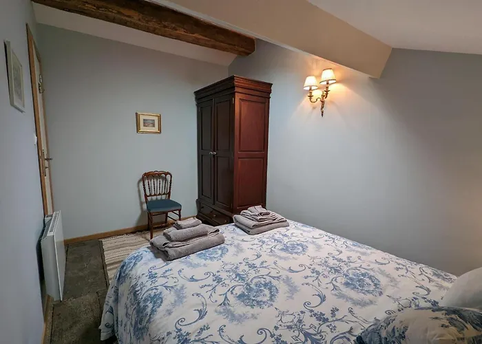 Сasa de vacaciones Cosy A Avec Jardin, Proche Confolens Et Services Inclus - Fr-1-653-84 Abzac (Charente)