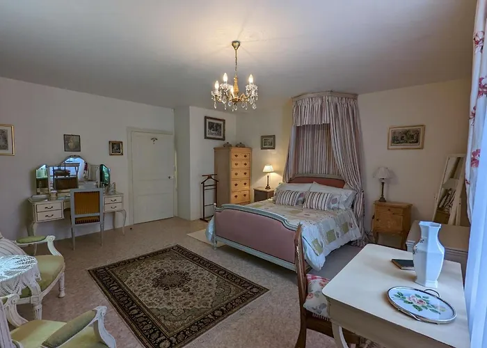 Cosy A Avec Jardin, Proche Confolens Et Services Inclus - Fr-1-653-84