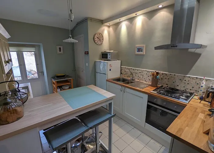 Cosy A Avec Jardin, Proche Confolens Et Services Inclus - Fr-1-653-84